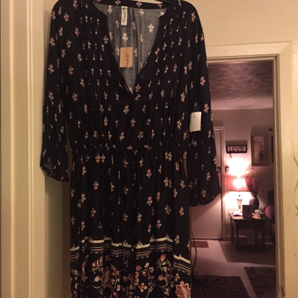 Dress with sleeve